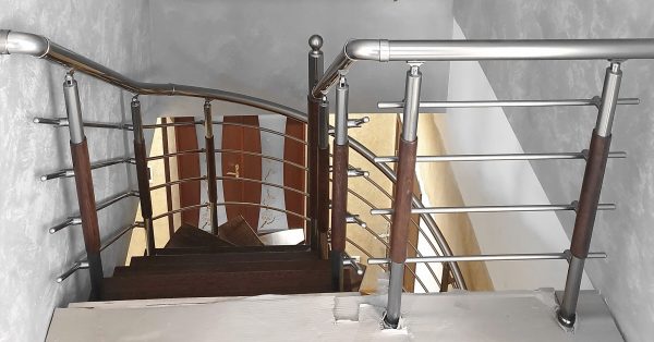 Элегантные перила "Модерн" для винтовых лестниц и лестничных площадок